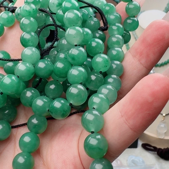 石英质玉未镶嵌颈饰