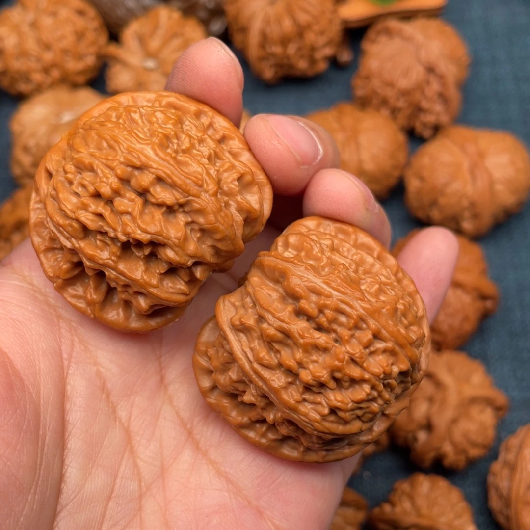 L***o文玩核桃把件42球白