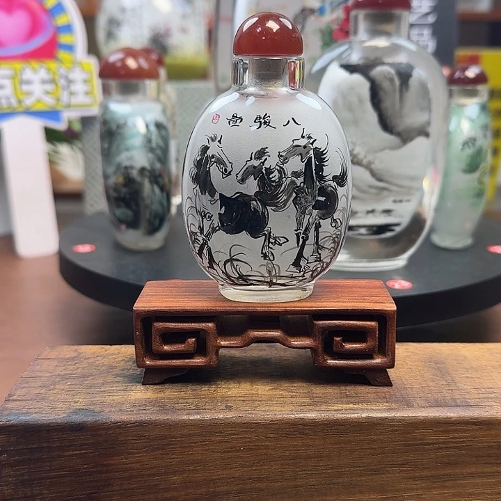 *****鼻烟壶内画马到成功
