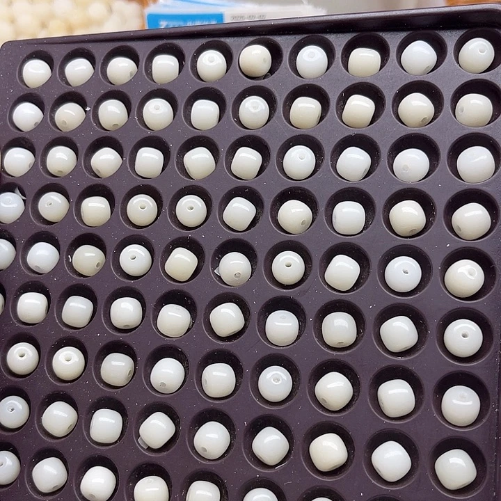 白玉菩提吊坠瑕疵8-7白玉桶珠110颗