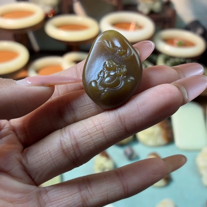 和田玉（糖玉）未镶嵌颈饰