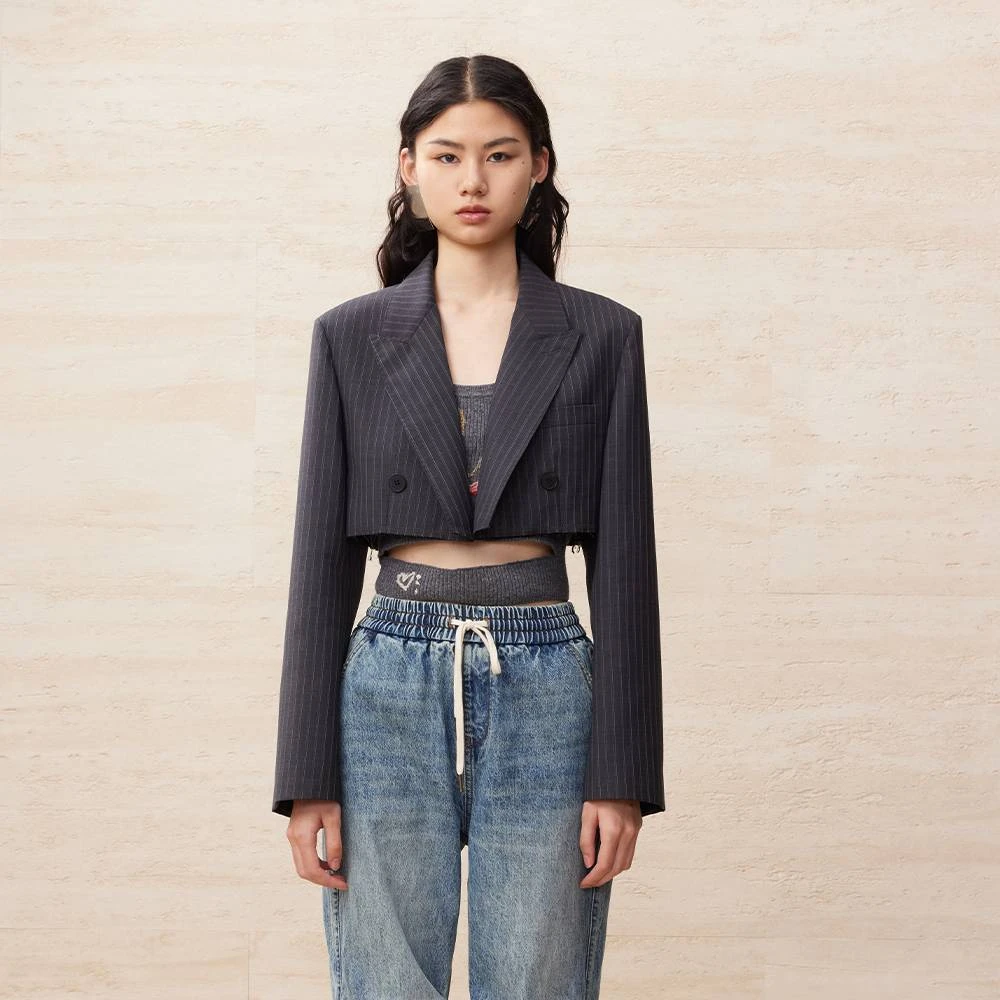 UOOYAA/乌丫2024春季新款「Professional Women」条纹截短西装5127