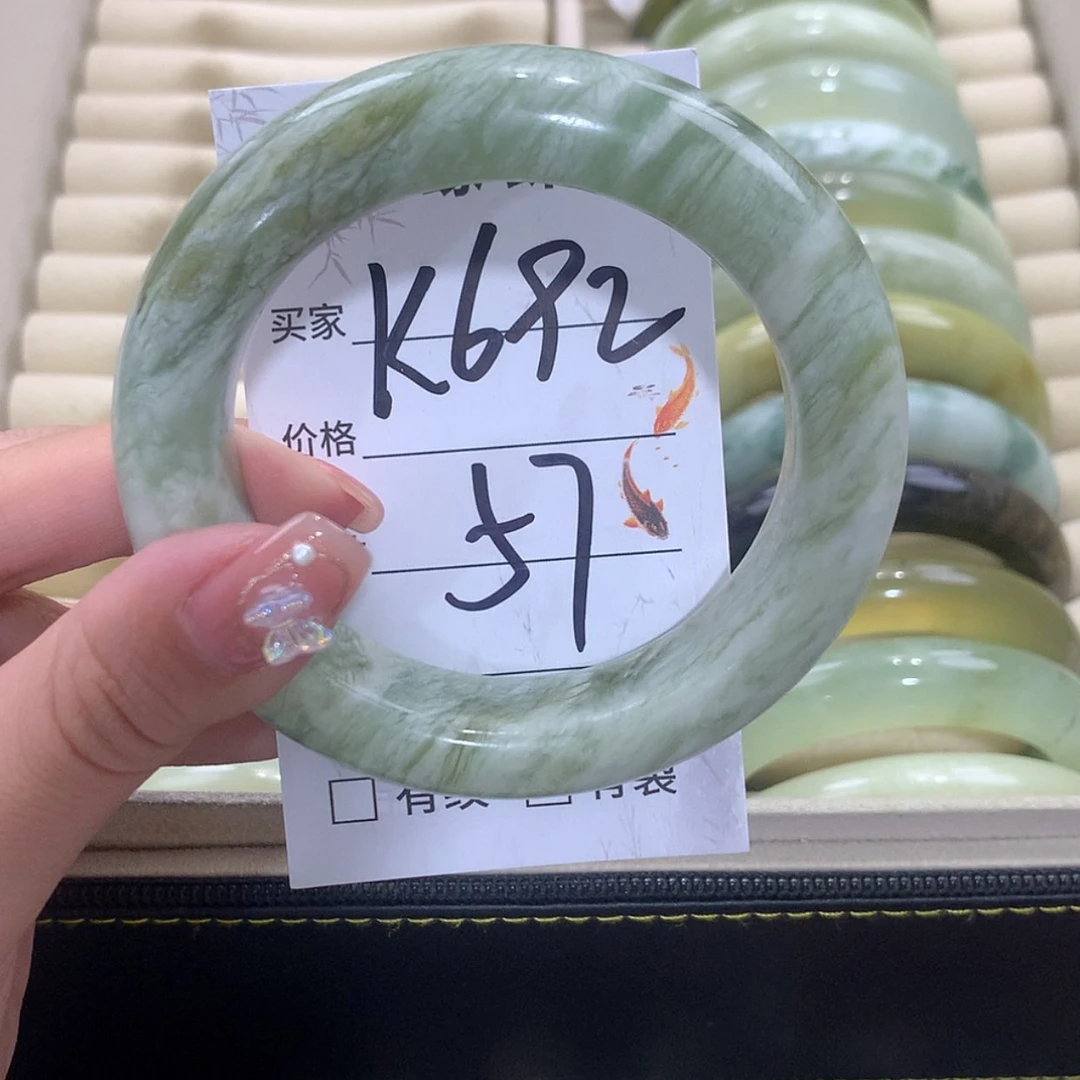 【闪购商品】未镶嵌蛇纹石玉手镯