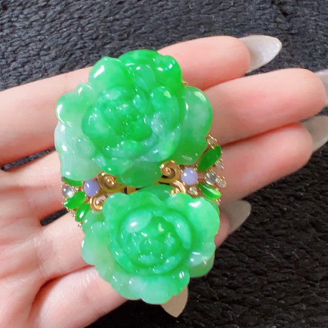 洁***王翡翠18K金镶嵌颈饰签收后24小时鉴赏期
