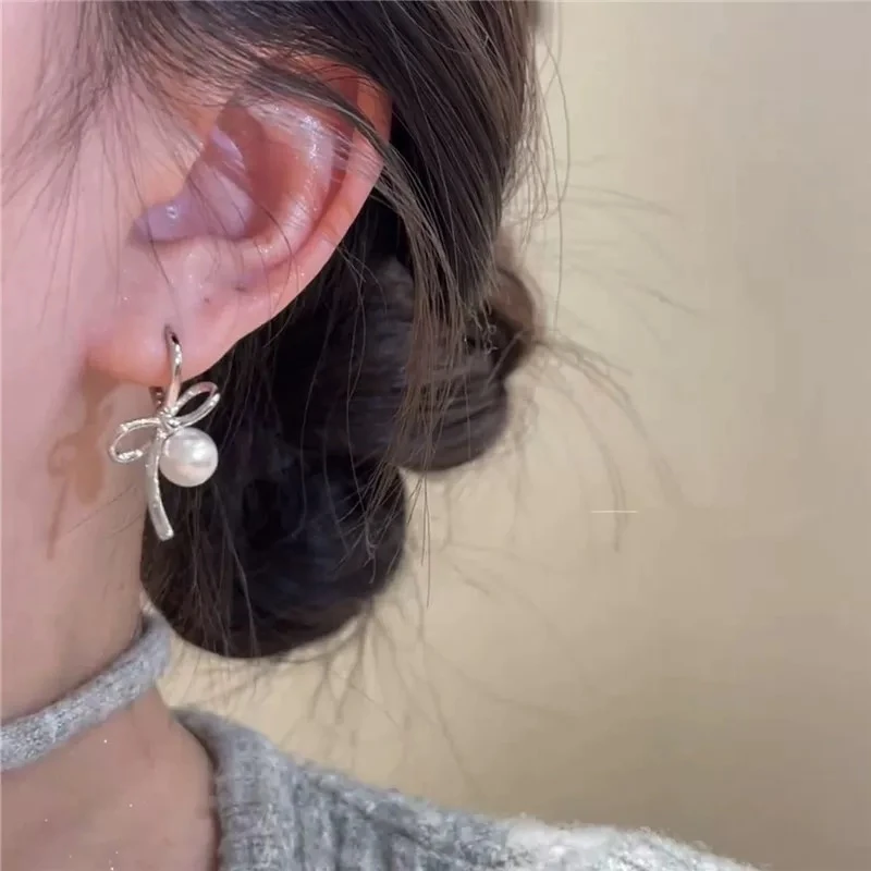 925银耳饰 蝴蝶结珍珠银色耳钉女小众设计高级感2025年爆款耳环