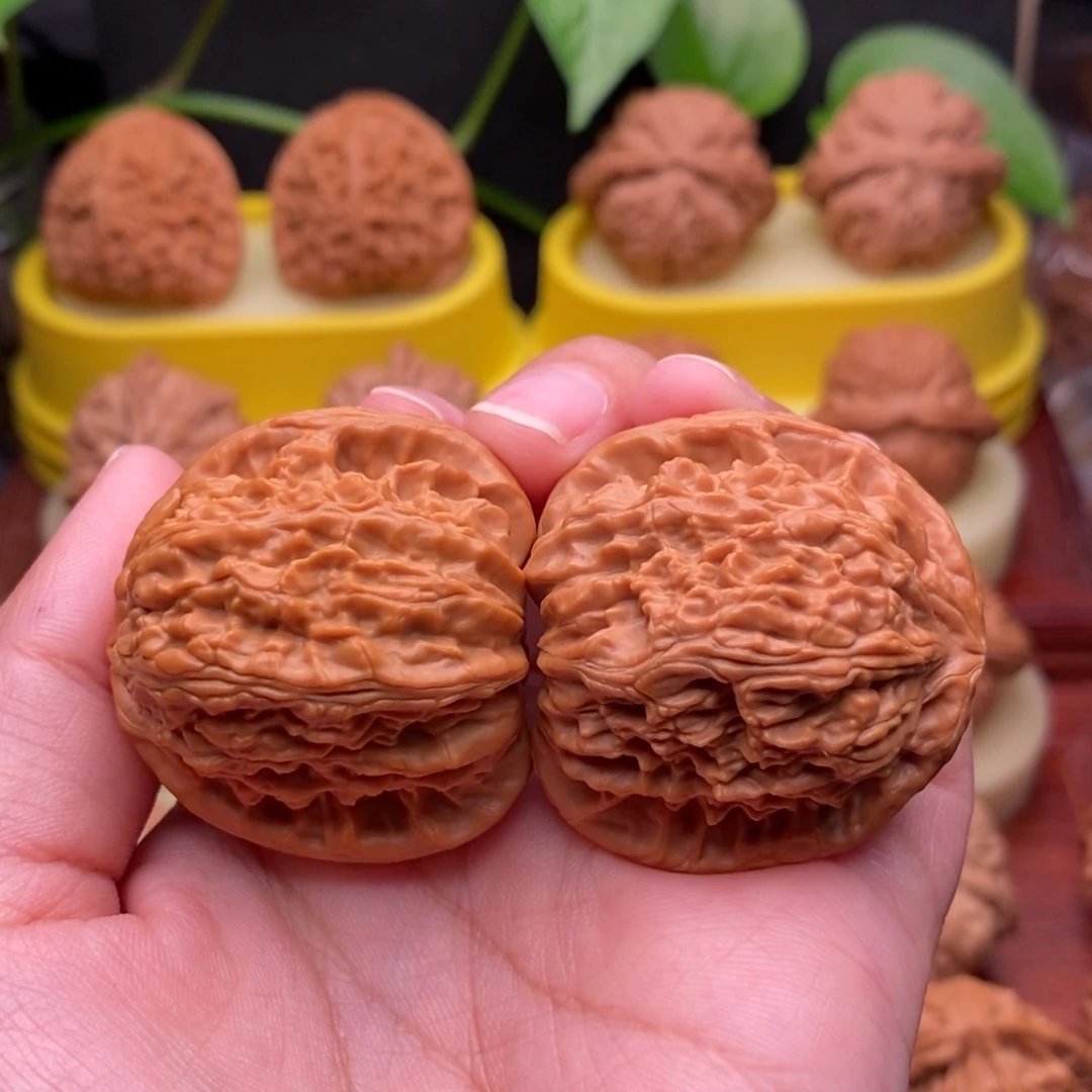 把件文玩核桃39“红皮”三角白“漏”