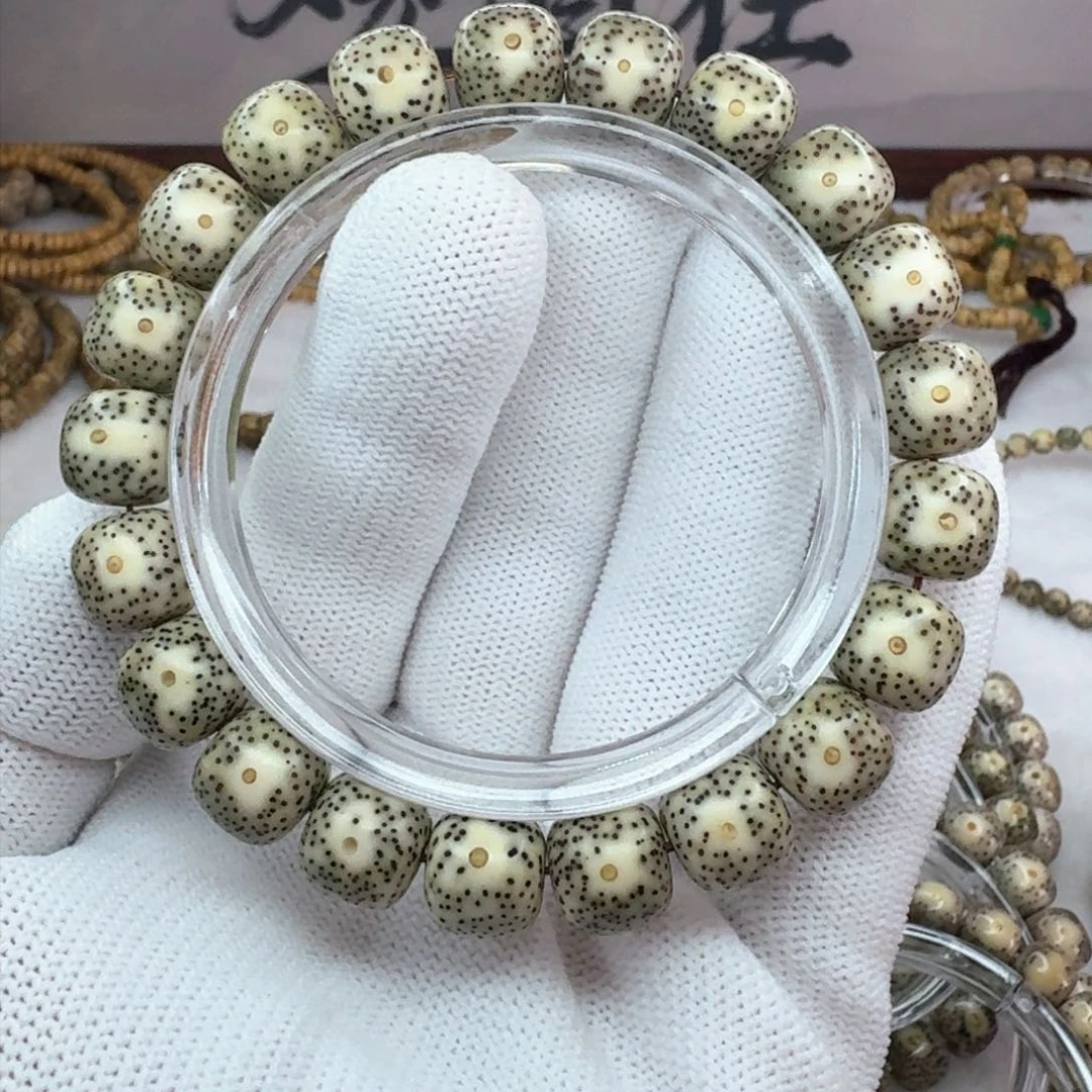 手串星月菩提11×10绿包白眼睛  151