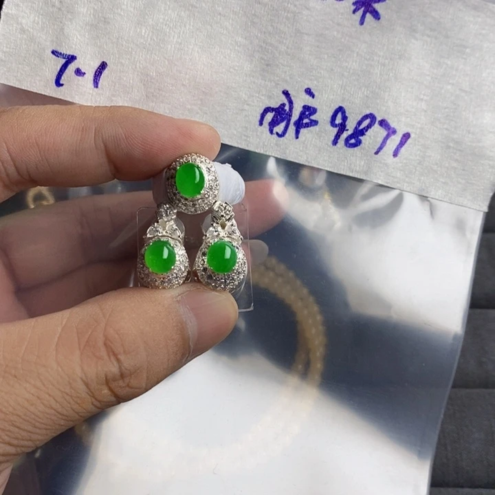 定制翡翠未镶嵌缅甸天然翡翠a货