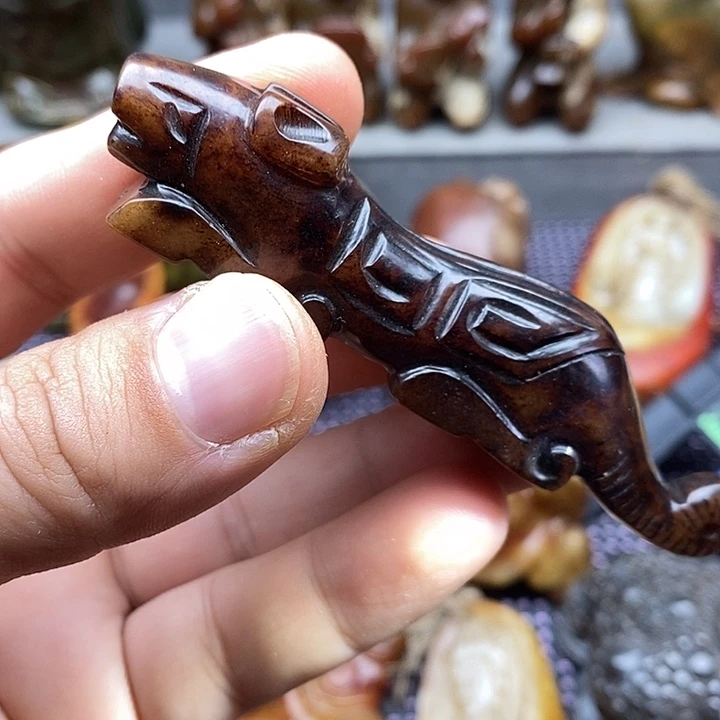 未镶嵌蛇纹石玉颈饰