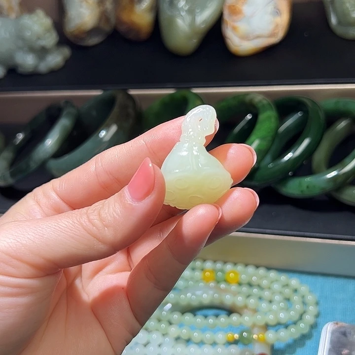 和田玉（糖玉）未镶嵌颈饰