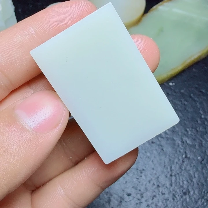 和田玉（糖玉）未镶嵌珠宝奇石