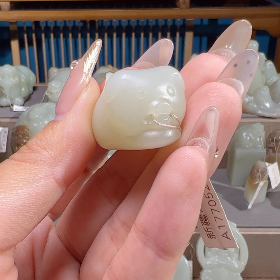 和田玉（糖玉）未镶嵌颈饰