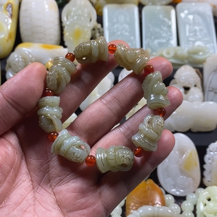 和田玉颈饰未镶嵌