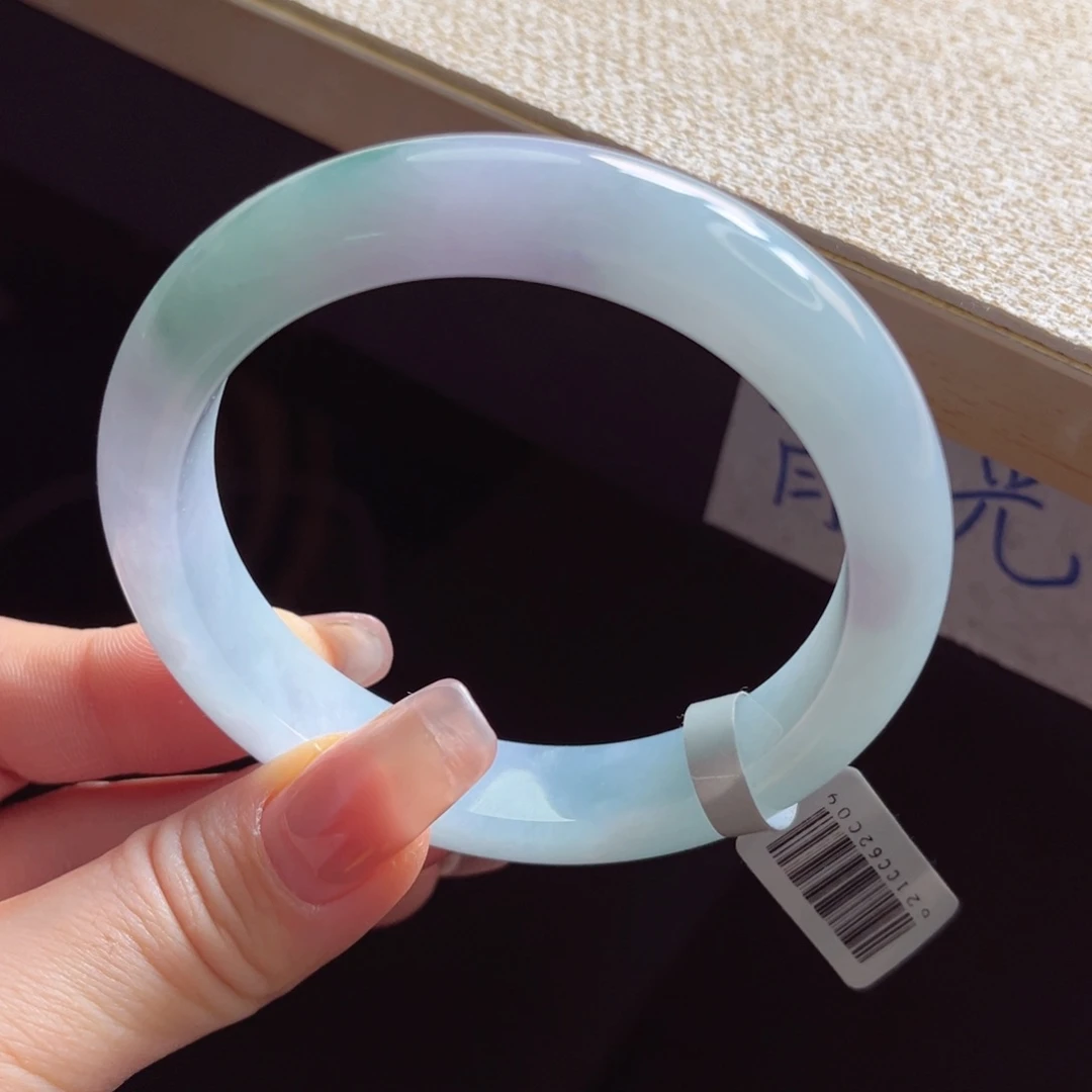 翡翠手镯未镶嵌手镯