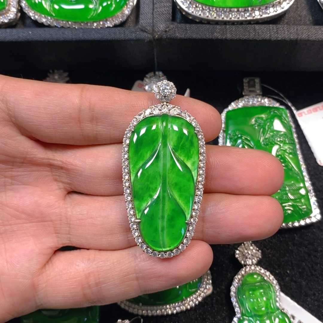 颈饰银S925镶嵌翡翠叶子吊坠