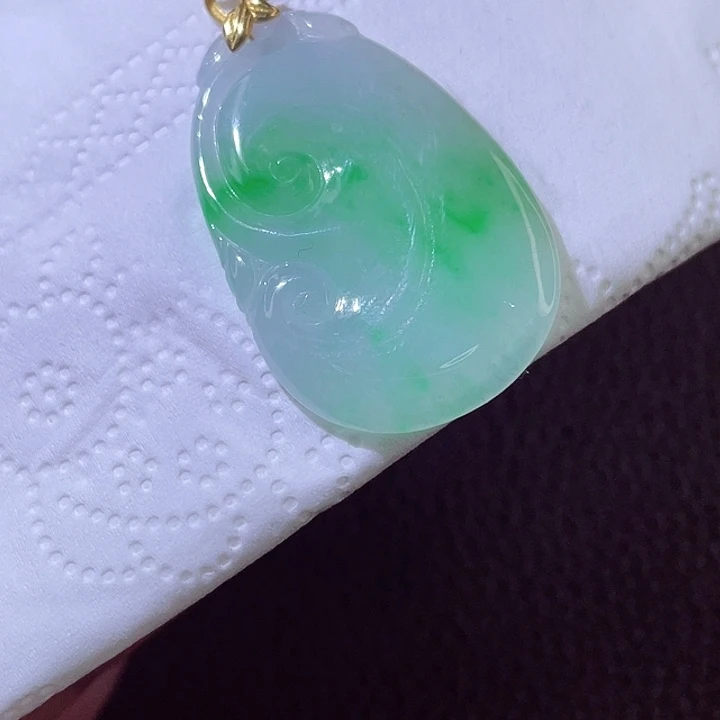 颈饰18K金镶嵌翡翠翡翠