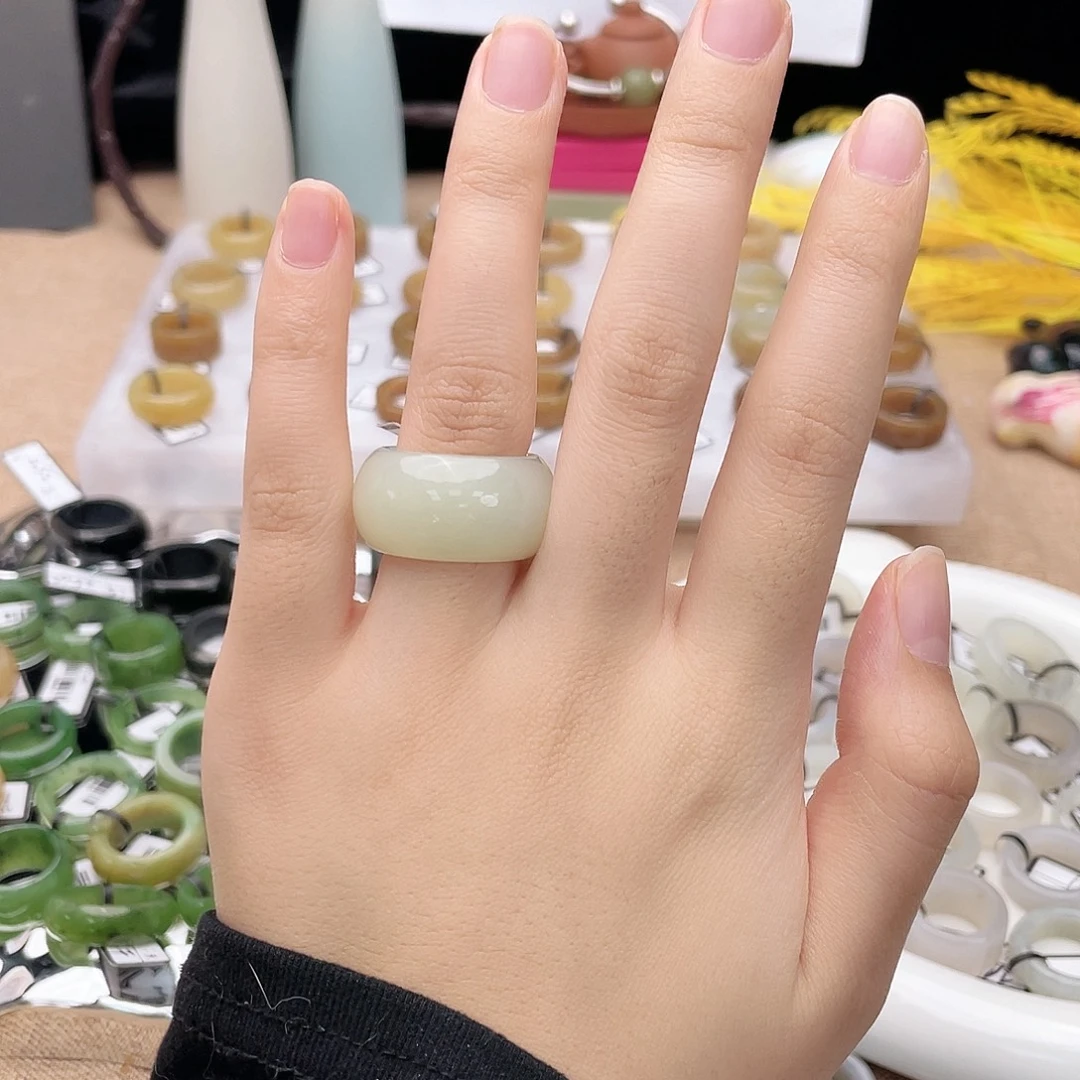 未镶嵌戒指和田玉（糖玉）x67蜂蜜水轮胎16.8不退换
