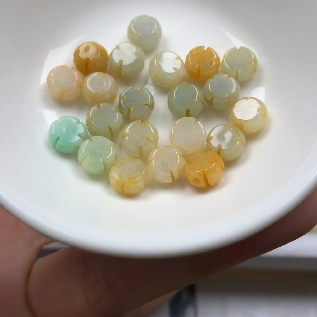 翡翠颈饰未镶嵌卡7➕。四叶草珠。20颗