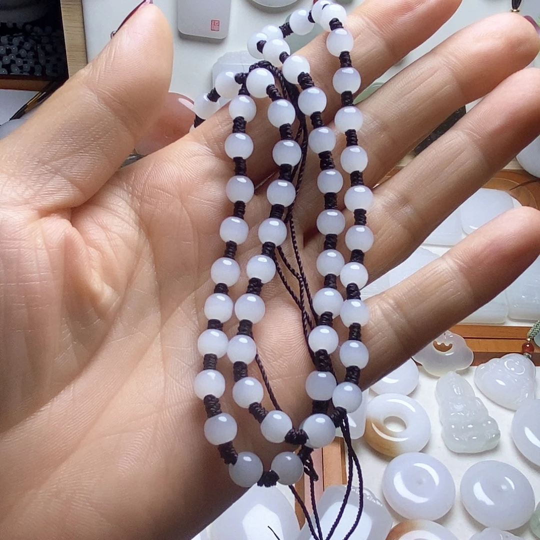 石英质玉（金丝玉）颈饰未镶嵌