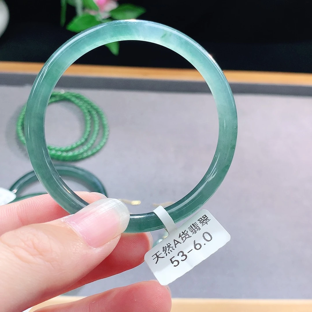 未镶嵌手镯（圆镯）翡翠