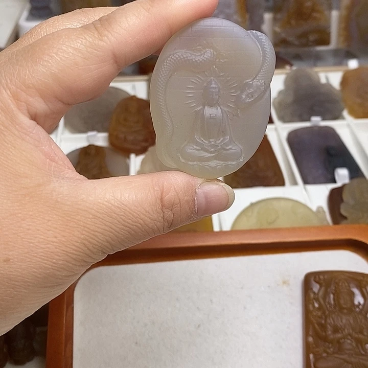 玛瑙/玉髓未镶嵌颈饰