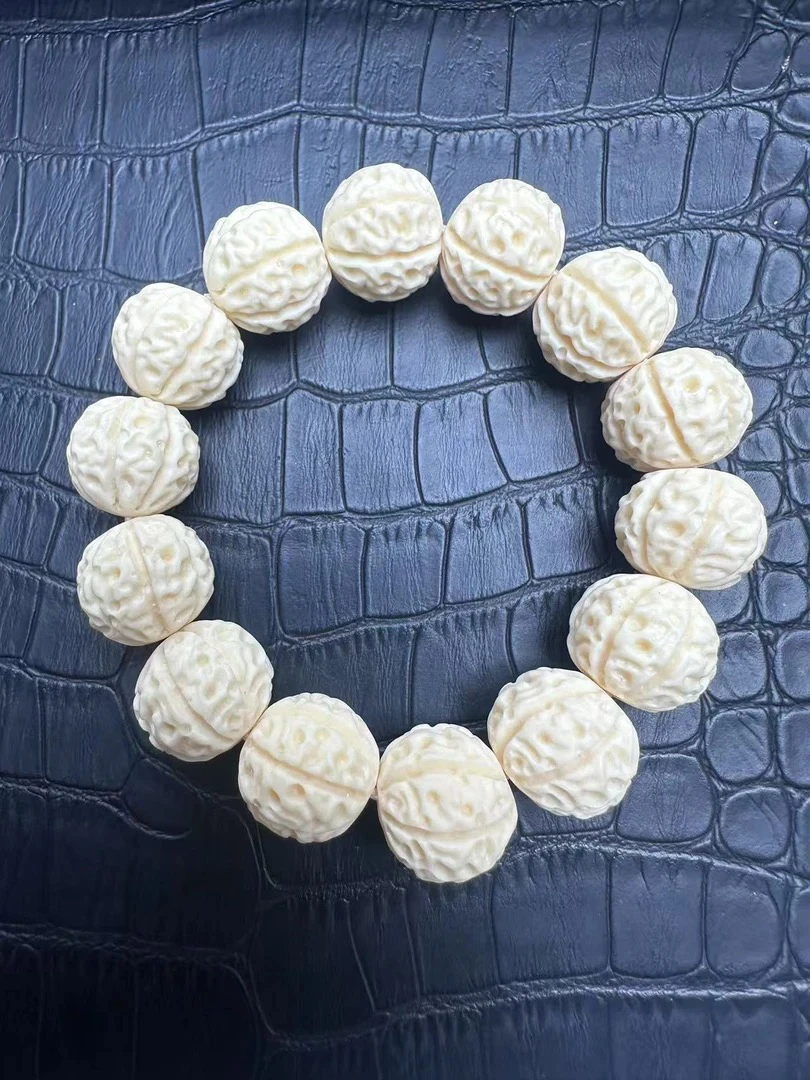 象牙果雕刻手串