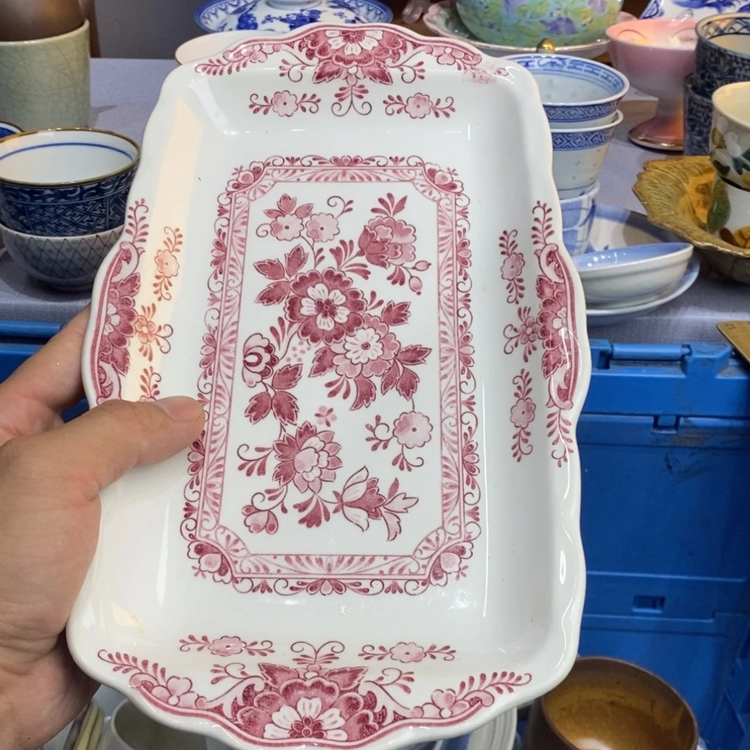杨***~茶盏盘子都舔着了打我一下