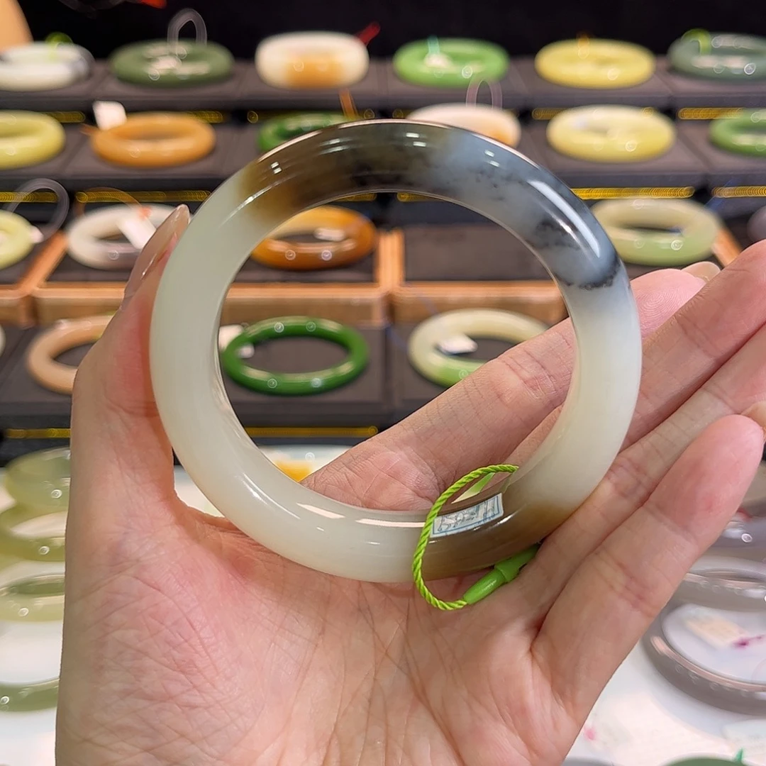 和田玉未镶嵌手镯楼兰三色