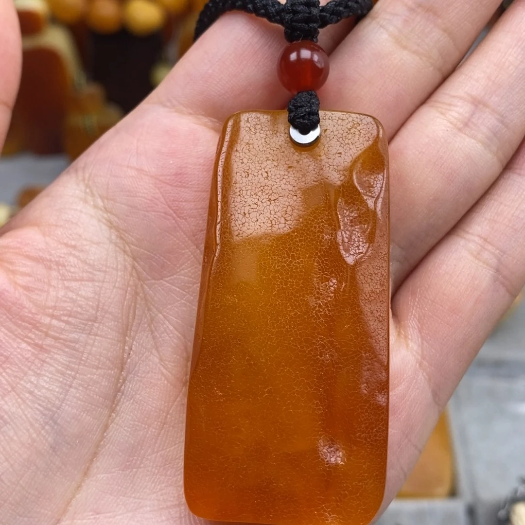 未镶嵌吊坠(赠链)琥珀