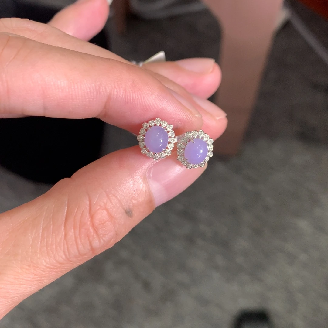 18K金镶嵌翡翠耳饰翡翠