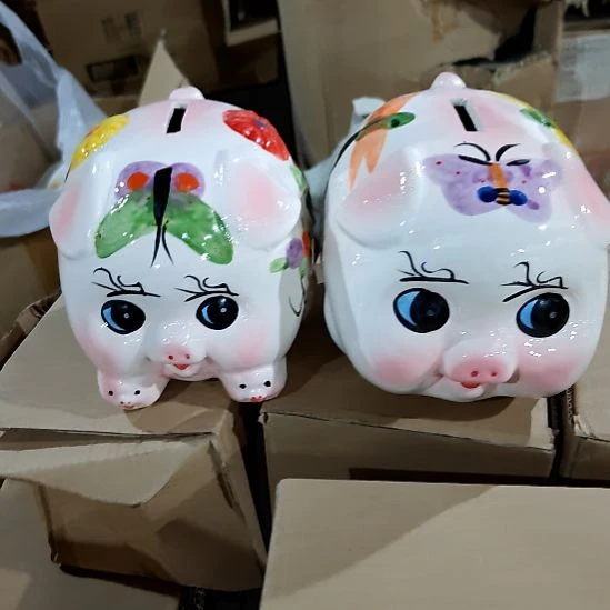 摆件盘子碗茶壶啥都有