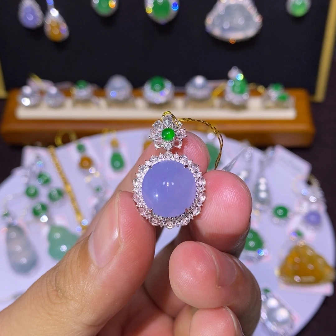 【闪购商品】颈饰18K金镶嵌翡翠