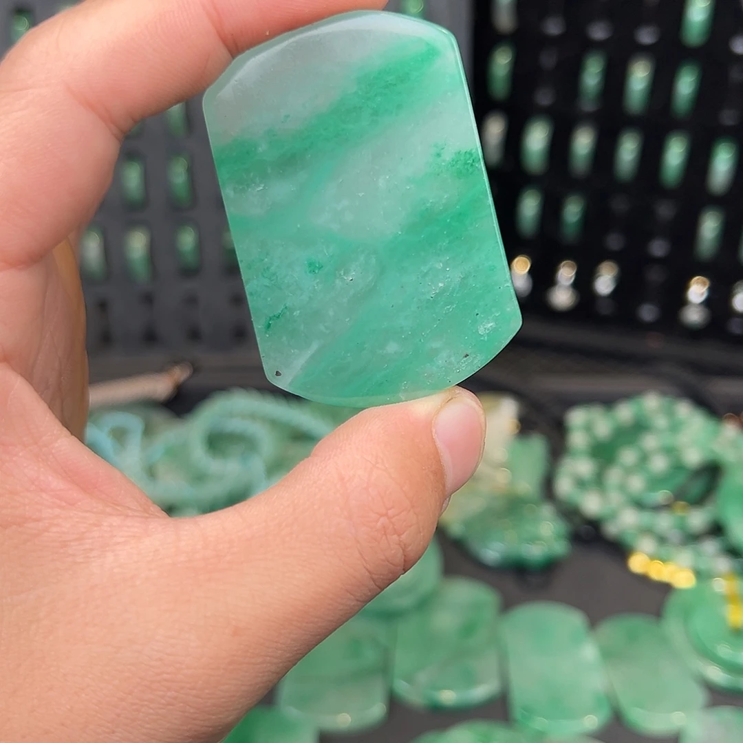 石英质玉（非洲翠）未镶嵌天然非洲翠一物一拍天然玉石