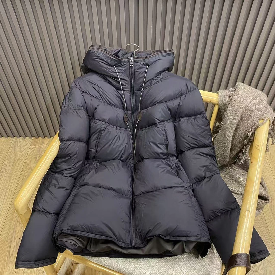 秋冬连帽短款羽绒服宽松百搭保暖撞色小个子白鸭绒外套女W6169