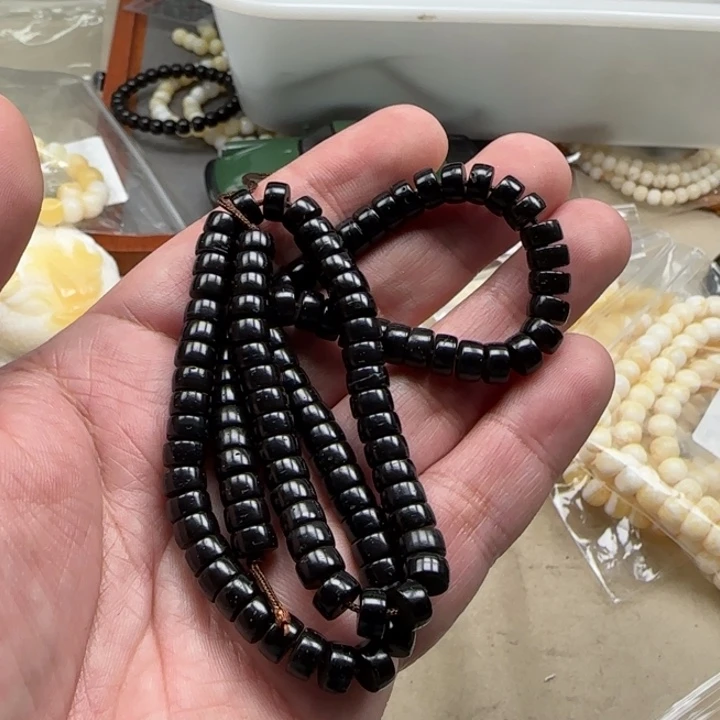 白玉菩提吊坠黑色8094
