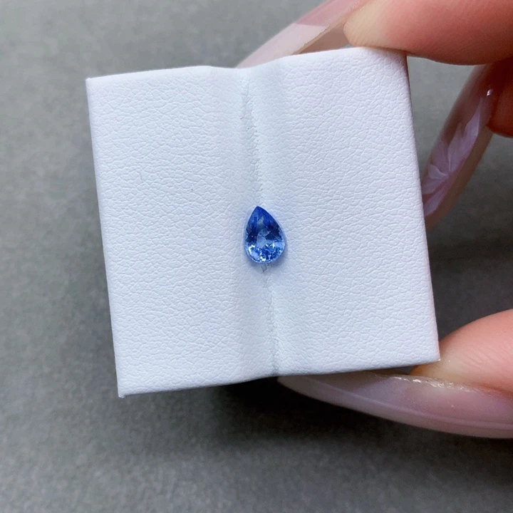 蓝宝石裸石未镶嵌
