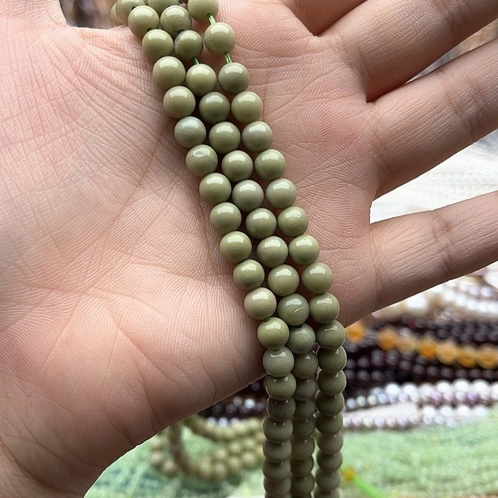 未镶嵌玛瑙/玉髓珠宝半成品一条6mm左右牛油果阿拉善