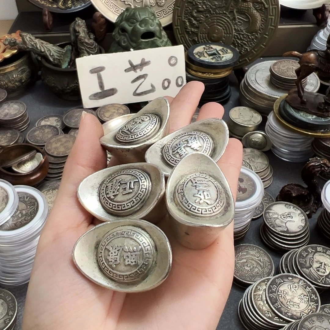 平***凡金属复古风格摆件