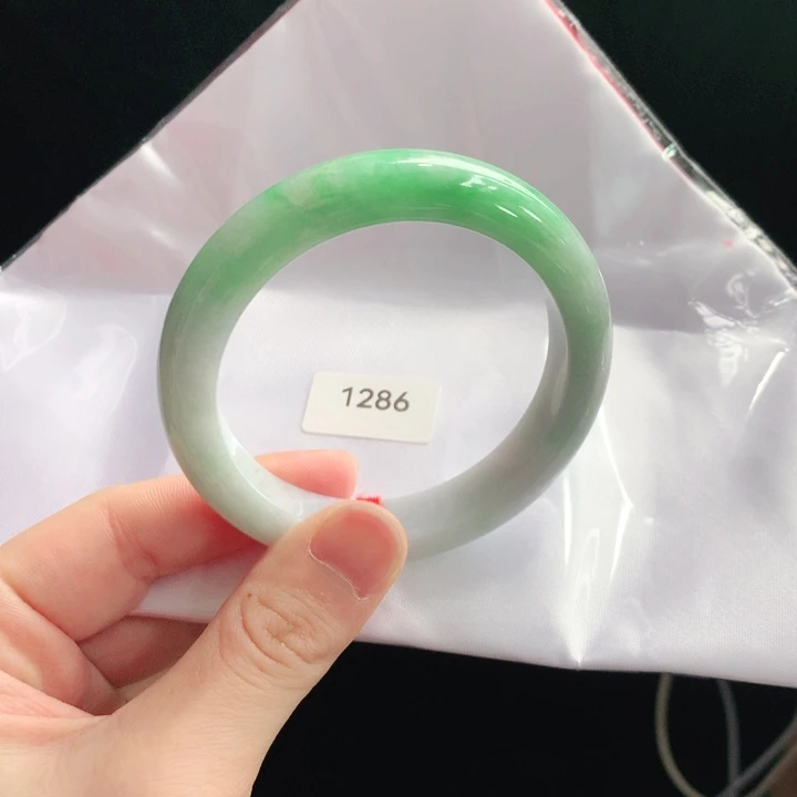 翡翠手镯未镶嵌天然翡翠手镯01 