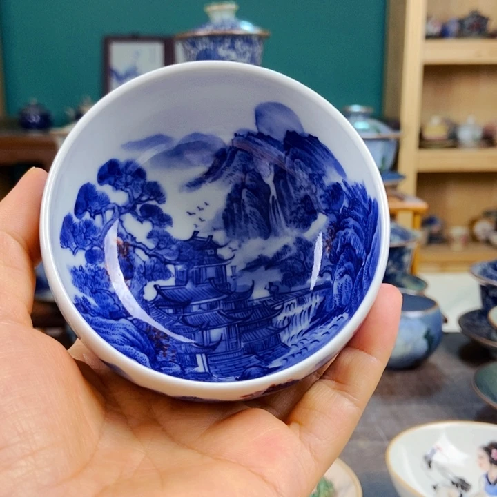 瓷片手工制作工艺精湛等