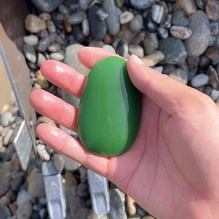 和田玉（糖玉）未镶嵌珠宝奇石