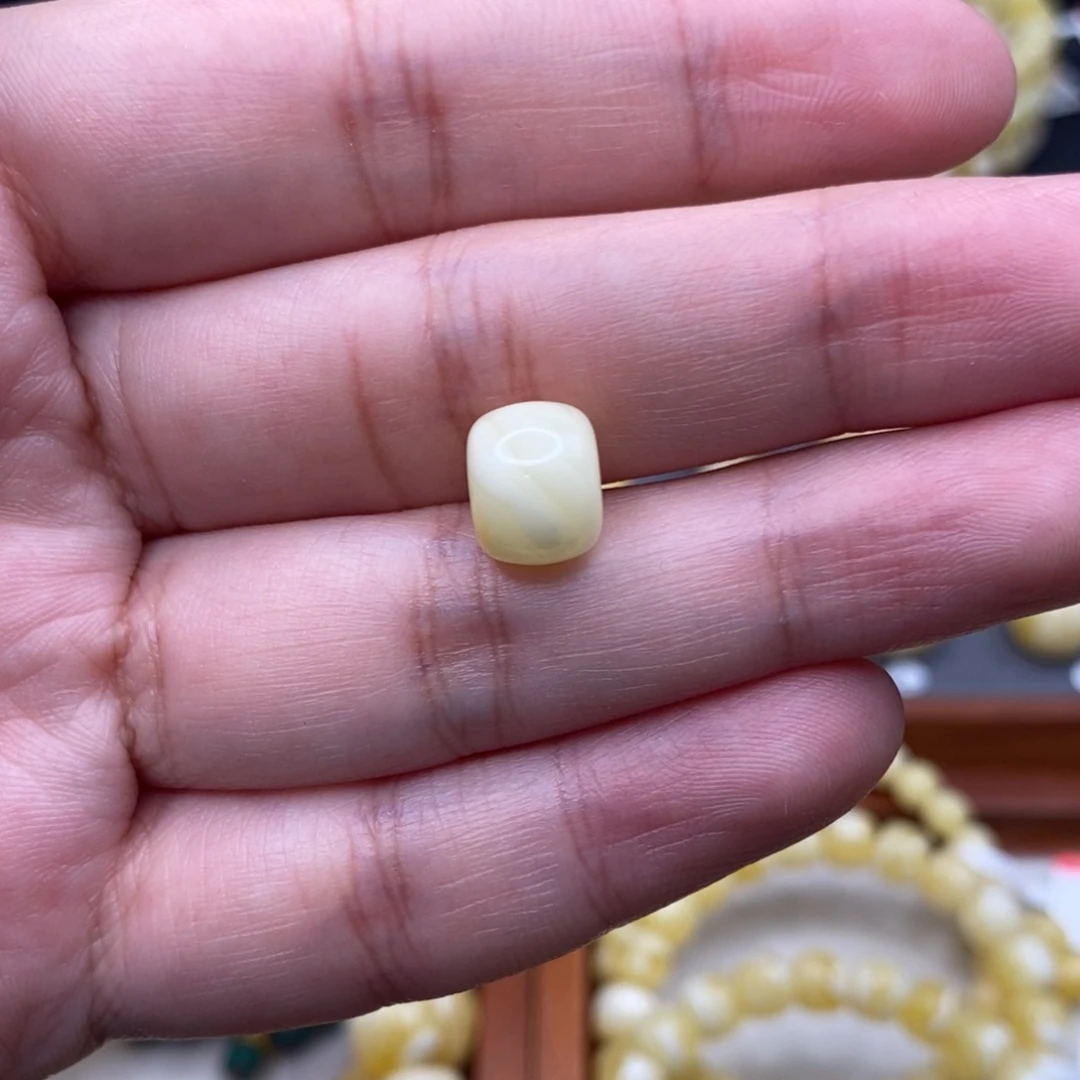 ˣ***蜜蜡未镶嵌珠宝奇石