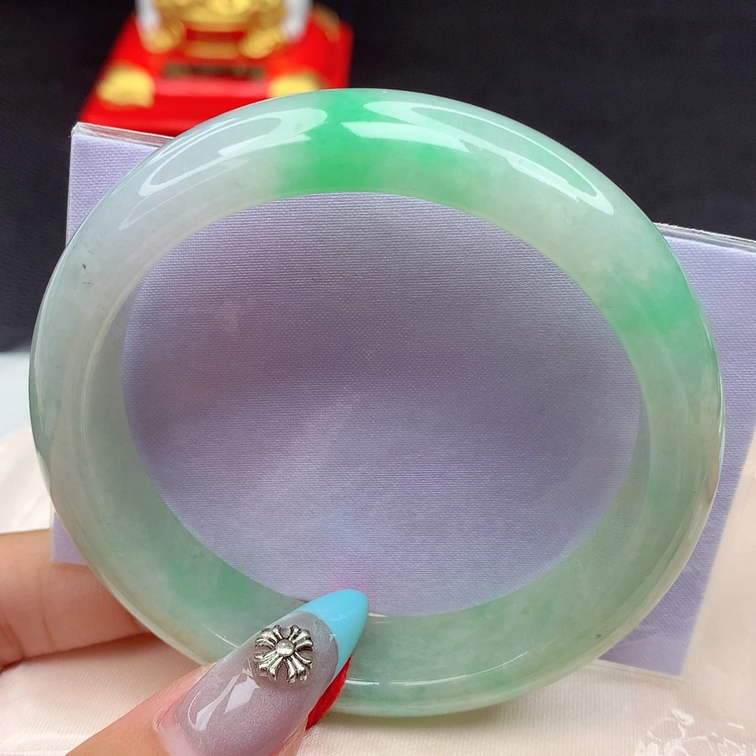 翡翠手镯未镶嵌翡翠58.5飘阳绿正圈