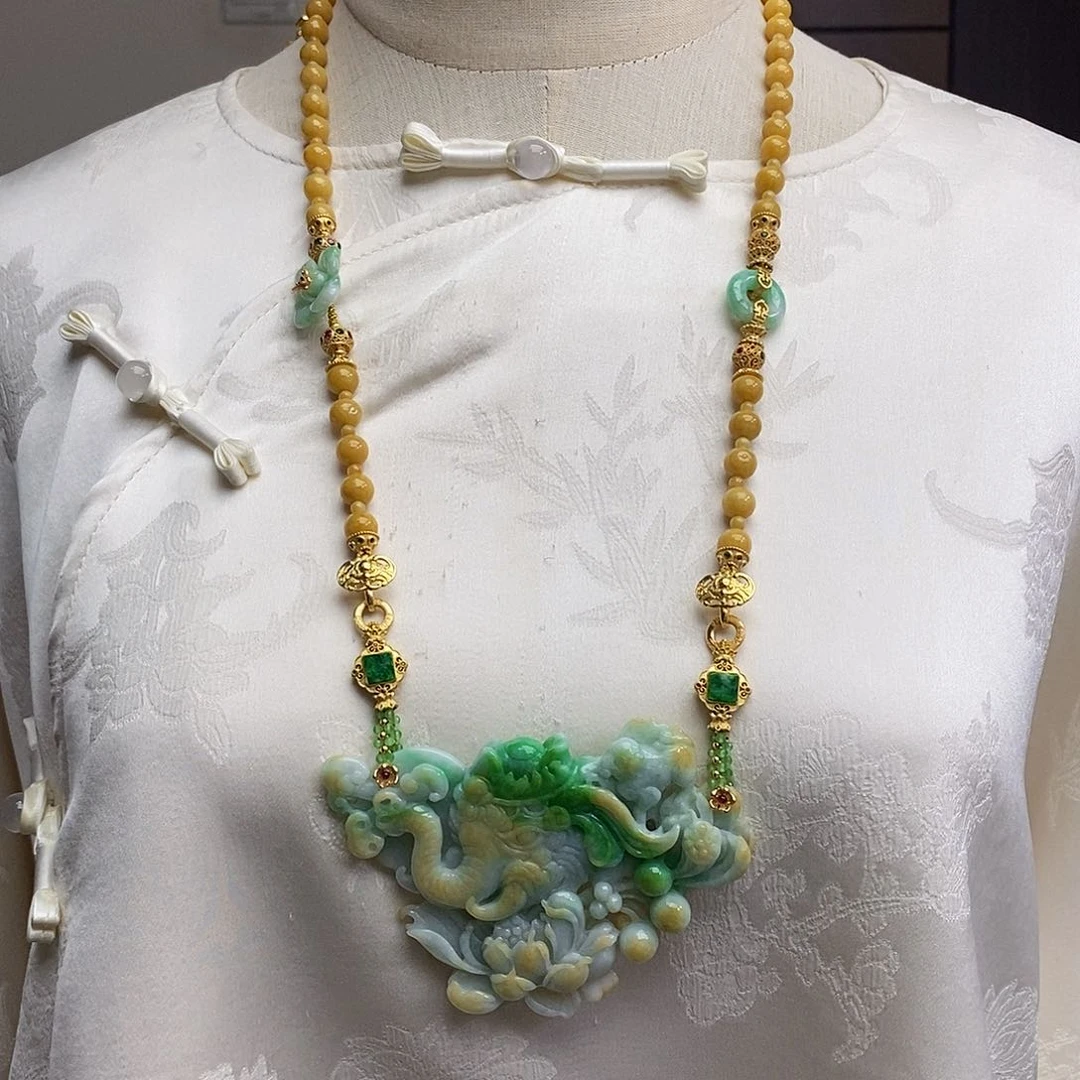 翡翠颈饰未镶嵌天然