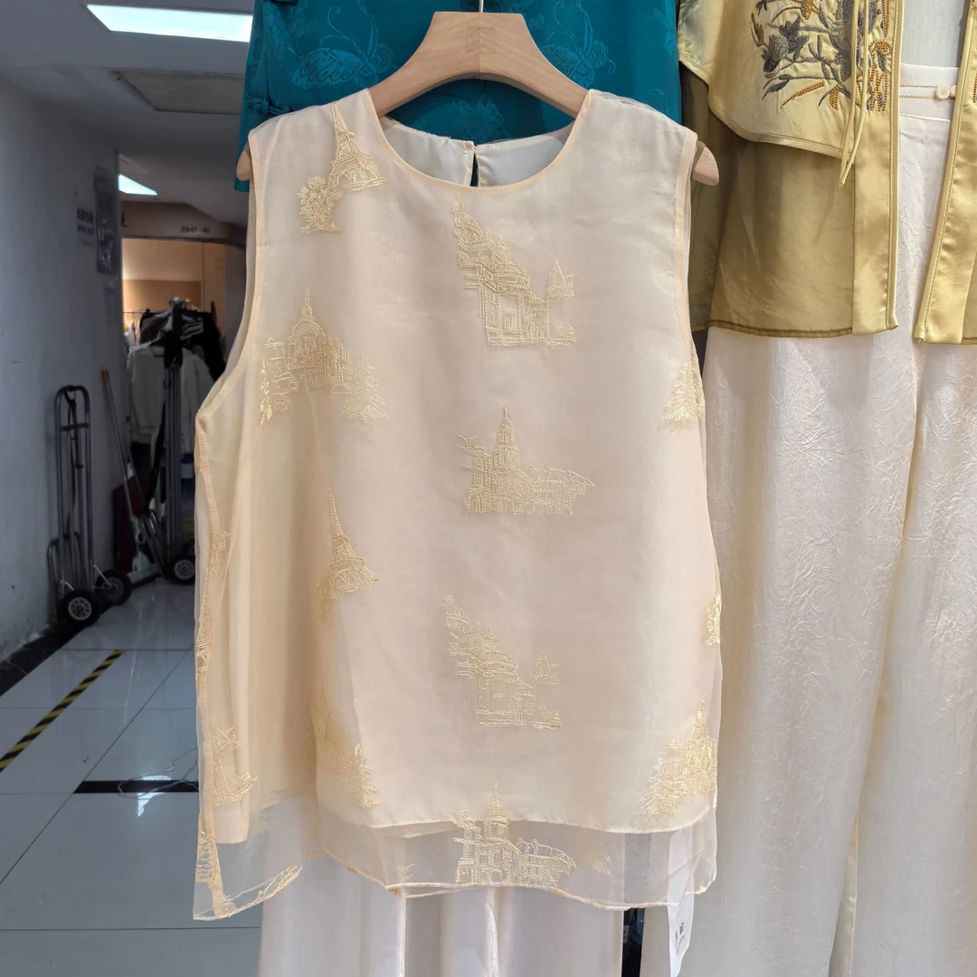 【现货】国风刺绣无袖衬衫女马甲2025夏季新款新中式复古背心上衣