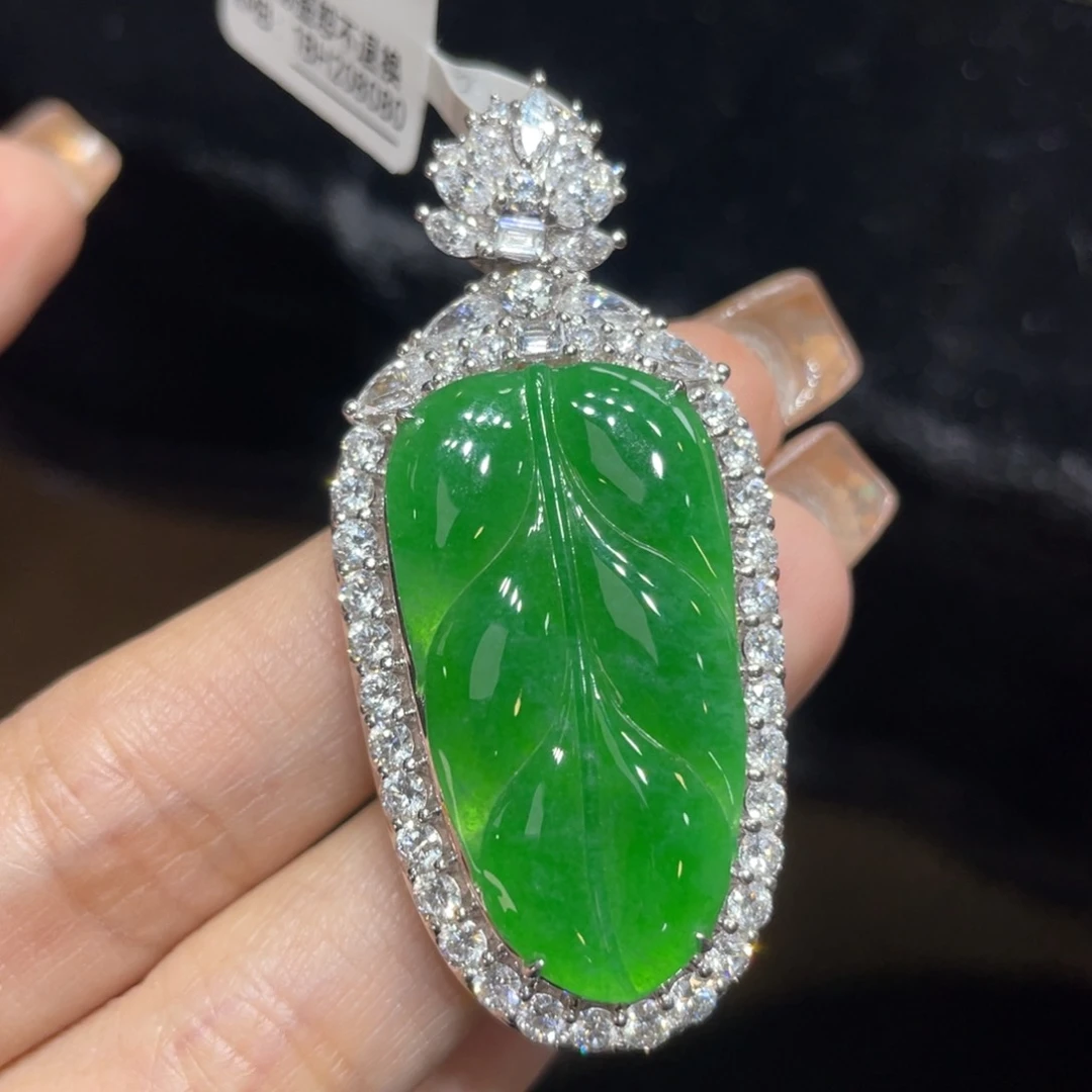 翡翠颈饰18K金镶嵌天然缅甸翡翠