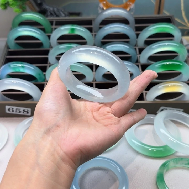 玉G**s时尚冰飘花手镯072