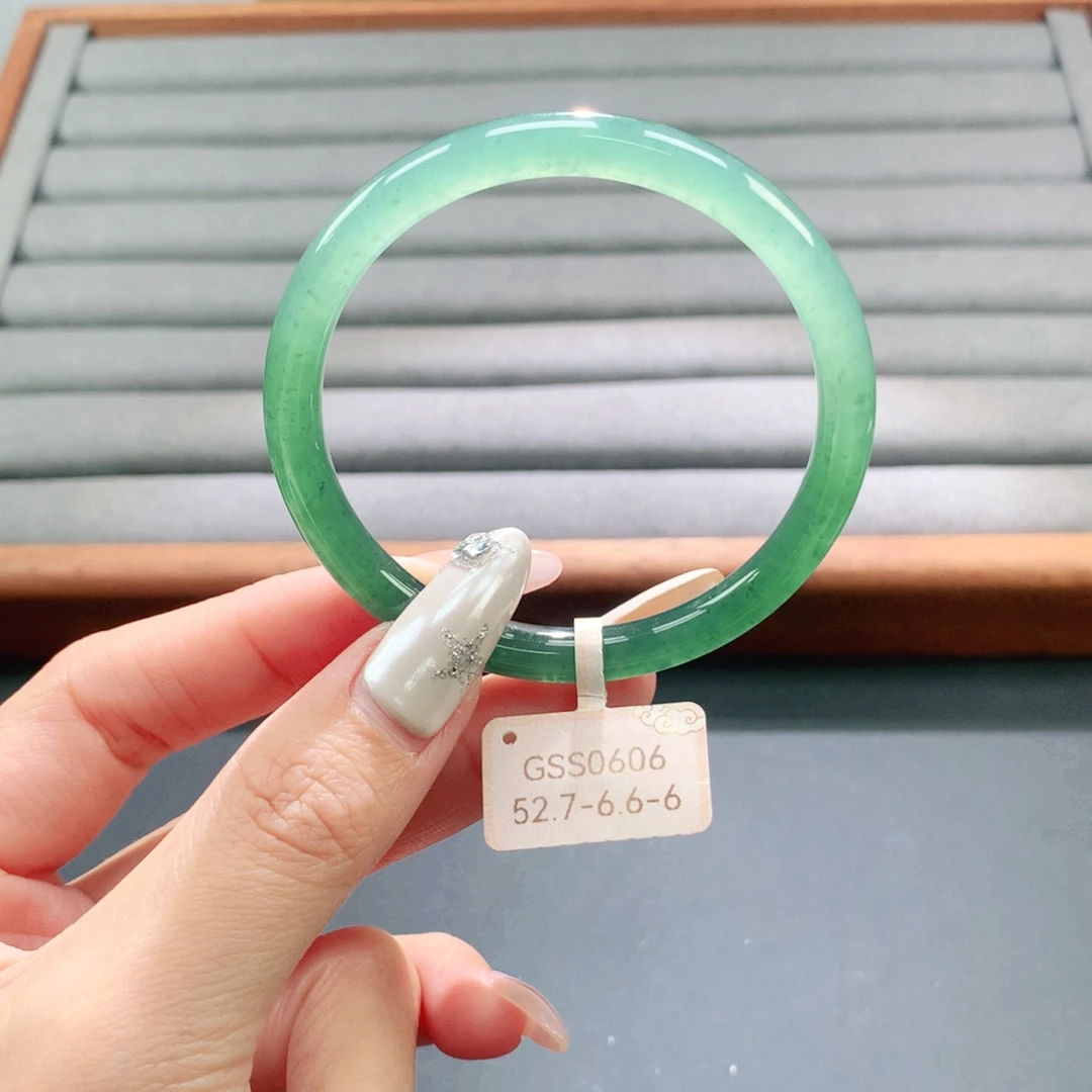 翡翠未镶嵌手镯天然