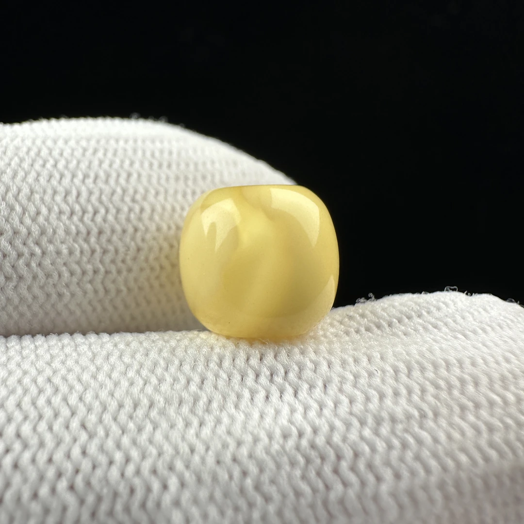 B9349天然原矿蜜蜡 【微瑕】墩子10.6*9.6mm 支持复检 假一罚十