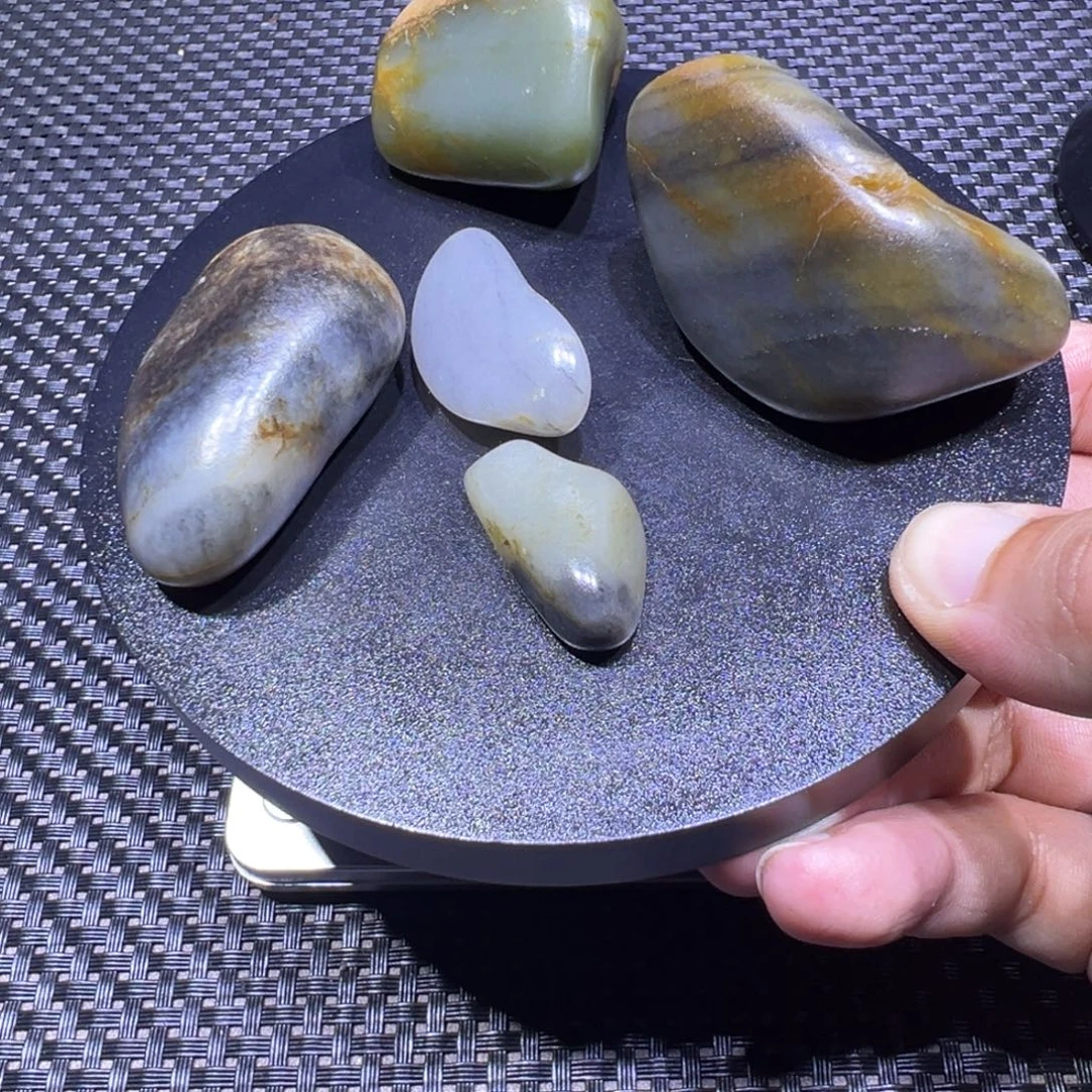 吊坠(不含链)未镶嵌和田玉（子料）205